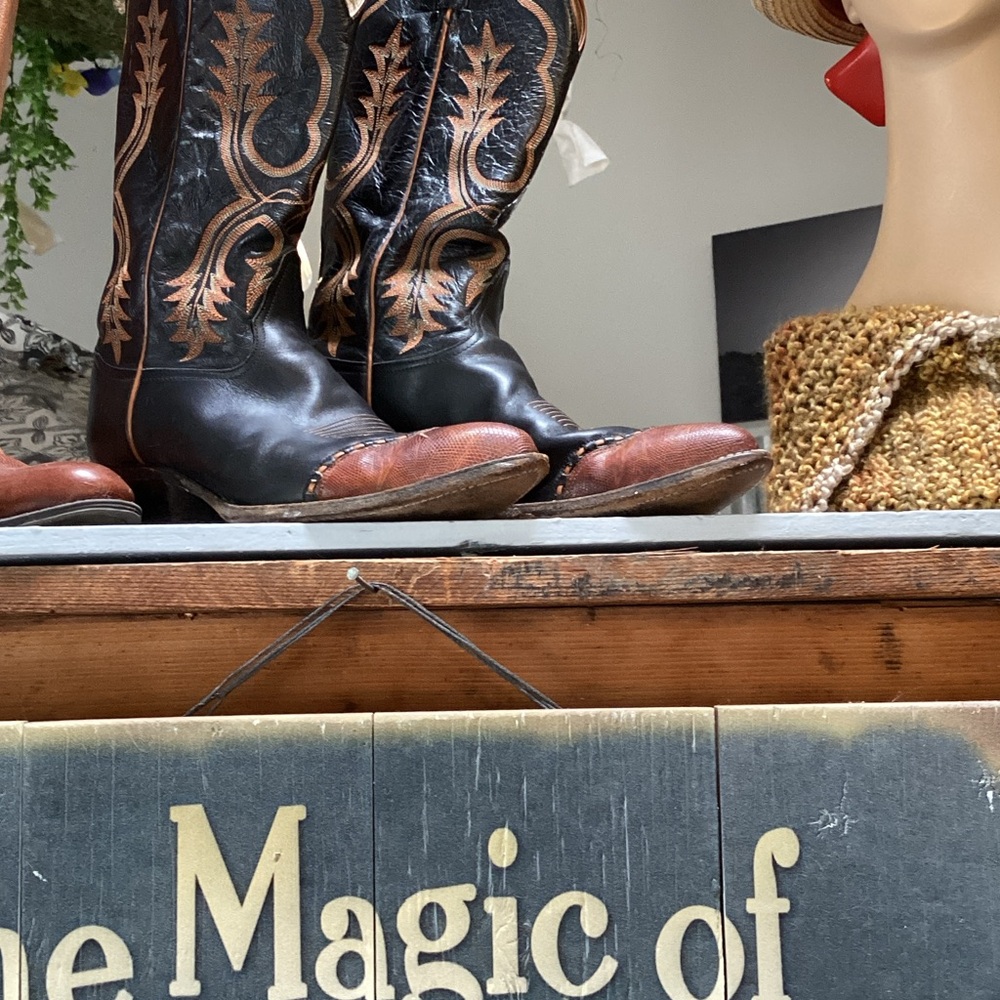 Vintage Leather Cowboy Boots. TONY LAMA